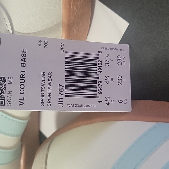 NEW Adidas Women's White, Beige, Light Blue  Sneakers Size 6 - Picture 3 of 6